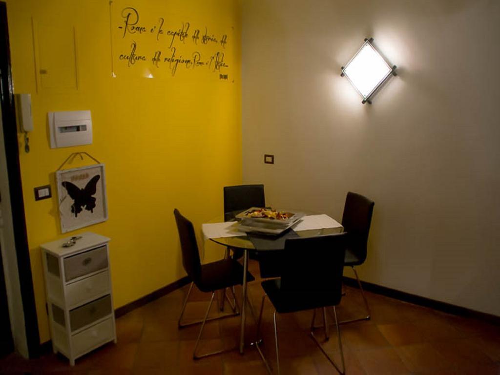 Yellow Butterfly House Holiday Rome Extérieur photo