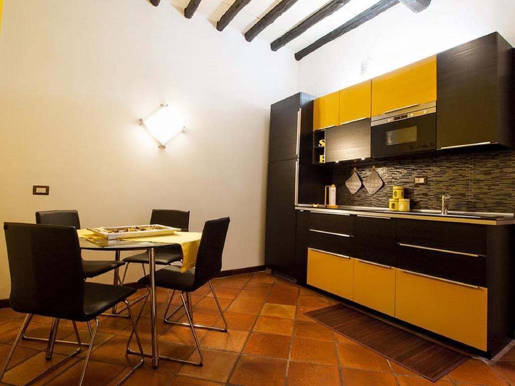 Yellow Butterfly House Holiday Rome Extérieur photo